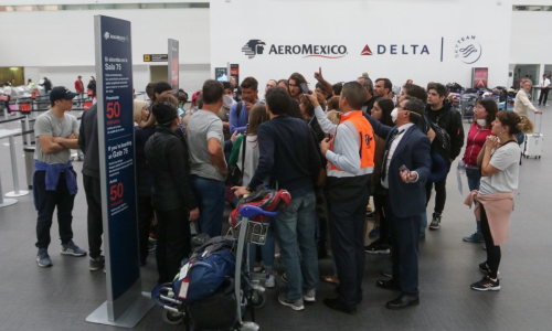 Asediada por cúmulo de quejas, Aeroméxico se “flexibiliza” a medias